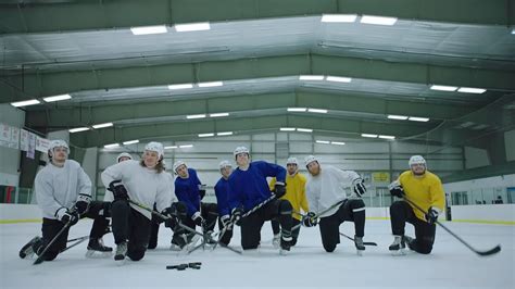 Women Hockey Players Brawl On-Ice