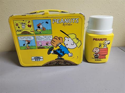 Vintage Peanuts lunch box | EstateSales.org