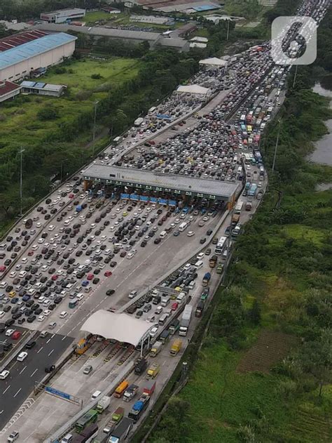 H Lebaran Jumlah Kendaraan Lewat Jalan Tol Naik Persen Bisnis