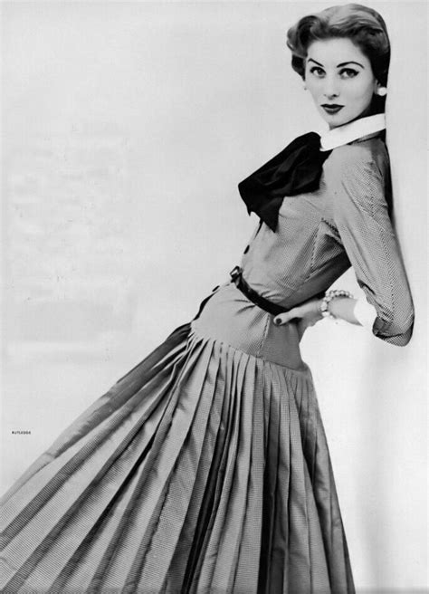 Suzy Parker In A Larry Aldrich Dress Vogue 1952 Suzy Parker Fifties