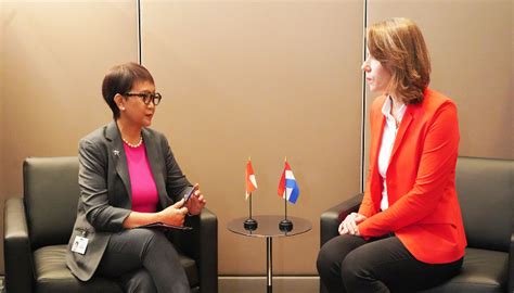 Menlu RI Dan Menlu Belanda Lakukan Pertemuan Bilateral Bahas Ekonomi