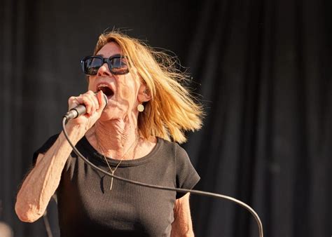 Kim Gordon Sets Six City Solo Tour Pollstar News