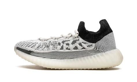 Adidas Yeezy Boost 350 V2 Panda от 51 090