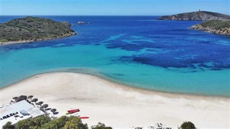 Spiaggia di Tuerredda come raggiungerla - sardegnatoujours Coastline, Water, Outdoor, Rook ...