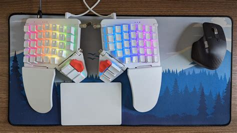 Moonlander with lots of RGB : r/MechanicalKeyboards