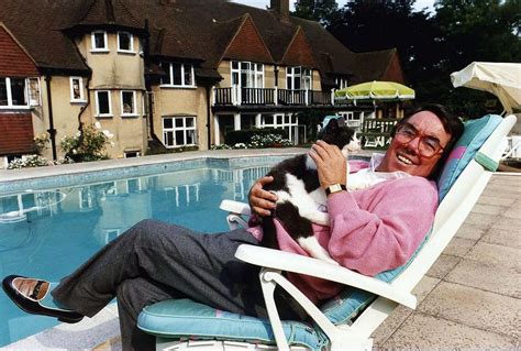 Ronnie Corbett Dies Aged 85 Liverpool Echo