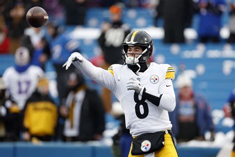 Steelers Mocked By Fans After Latest Update On Kenny Pickett Mason