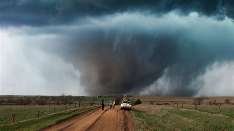 Violent Ef Wedge Tornado Mayday Kansas Madness Youtube