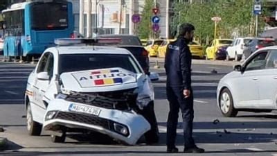 Accident în centrul Bucureștiului O mașină a Poliției s a lovit