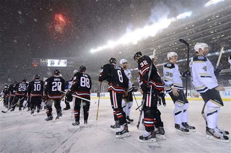 Photos Blackhawks Penguins Outdoor Game In Soldier Field The Hockey News