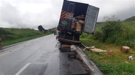 Grupo Preso Suspeito De Saquear Carga De Alimentos De Caminh O Que