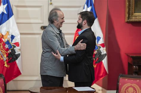 [fotos] Presidente Boric Recibió En La Moneda A Joan Manuel Serrat