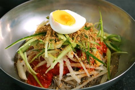 Bibim Naengmyeon 비빔냉면 Cold Spicy Chewy Noodles Recipe By Maangchi