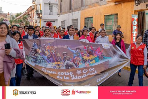 EL PUEBLO HUAMANGUINO FESTEJA LA VÍSPERA DE SU ANIVERSARIO