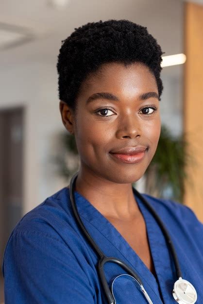 Premium Photo Vertical Portrait Of Smiling African American Female