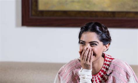 In Spite Of Neerja's Success, Sonam Kapoor Has No Film In Hand! - Filmibeat