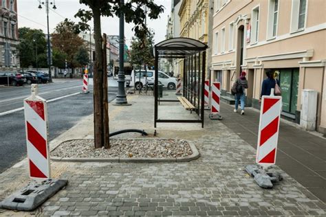 Incydent w Bydgoszczy 7 latek zdążył wejść do tramwaju babcia została