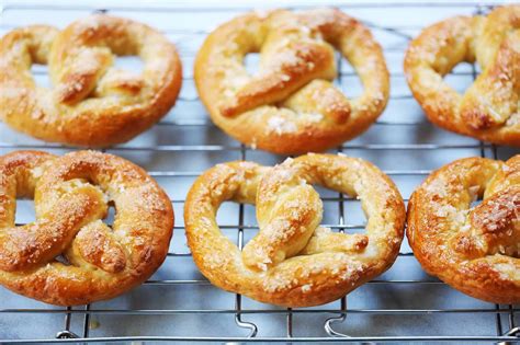 How To Make Carrie Havranek S Amish Style Soft Pretzels Recipe