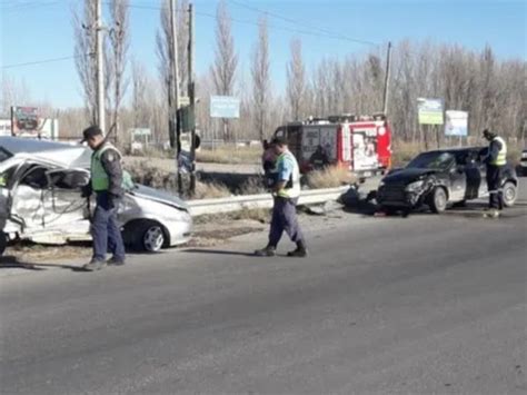 Murieron 6 Y 2 Están Gravísimos Cinco Autos Se Estrellaron En Cadena Y El Brutal Impacto Desató