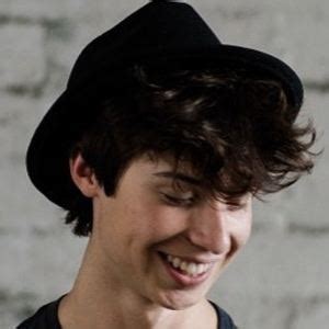 Adam Jones (Guitarist) - Age, Family, Bio | Famous Birthdays