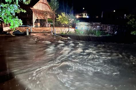 Jako Nevrijeme U Sloveniji Padavine Izazvale Poplave BN