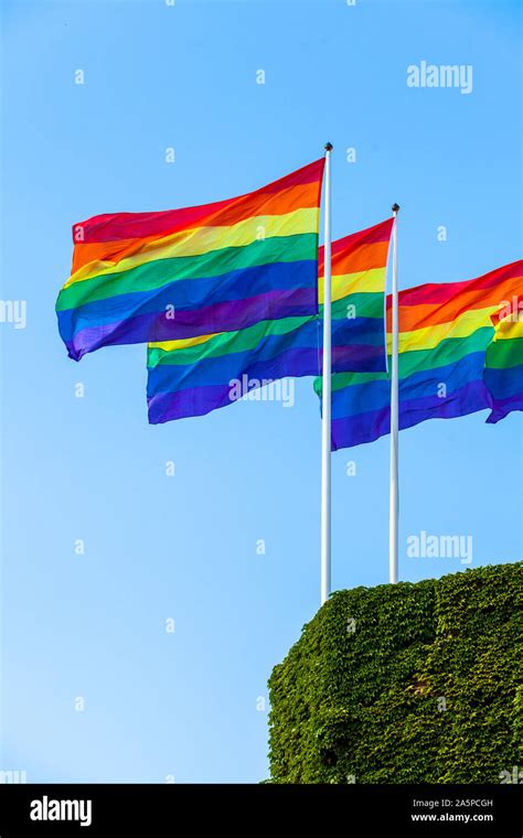 Banderas De Colores Del Arco Iris Fotograf As E Im Genes De Alta