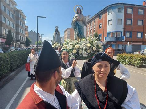 La procesión va por fuera en Lugones: así fue la gran cita religiosa