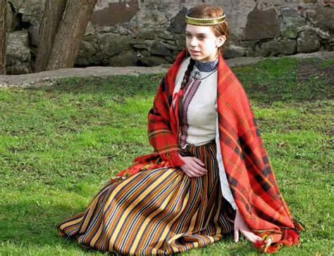 Latvie U Tautas T Rpi Latvian Folk Costumes Folk Costume Fashion