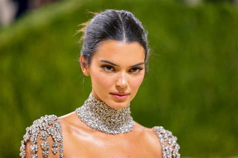 Kendall Jenner Enciende Las Redes Con Un Diminuto Bikini Y Botas De