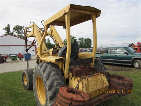 John Deere 44 Loader