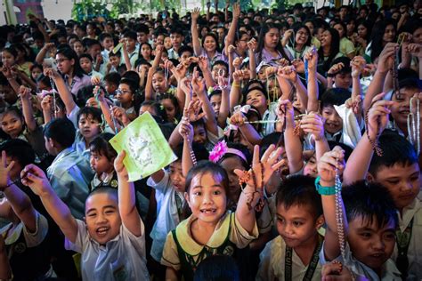 Lalahok Sa ‘one Million Praying The Rosary Pinasalamatan Ni Cardinal