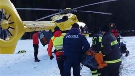 Schianto Durante Lallenamento Sugli Sci Grave Una Bimba Di Anni