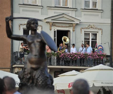 Pikniki koncerty wyjątkowe lekcje historii Co się dzieje w Warszawie