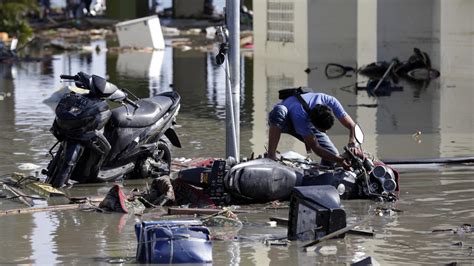 Fotos Terremotos Y Tsunami En Indonesia Dejaron Al Menos 832 Muertos Y Centenares De Heridos