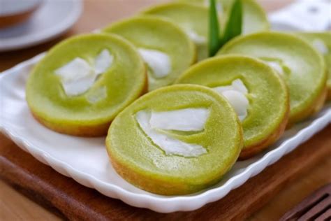 Resep Kue Lumpur Pandan Kelapa Muda Yang Menggugah Selera