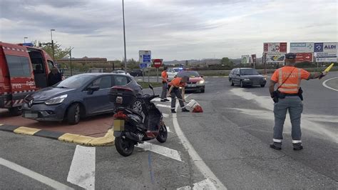 Herido Un Motorista Al Ser Arrollado Por Un Coche En Una Rotonda De Tudela