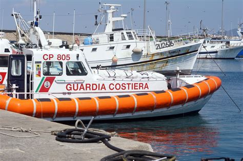 Morto Neonato Venuto Alla Luce Durante La Traversata Per Lampedusa