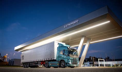 Volvo Trucks in 2023: All-time high sales and expanded electric truck offer