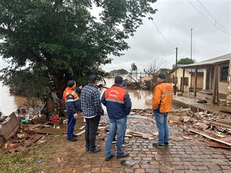 Jairo Cascaes Visita Cidade Ga Cha Que Ser Adotada Por Tubar O