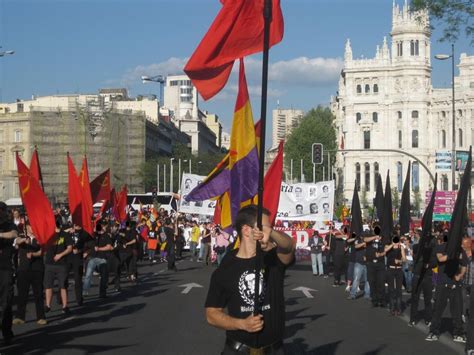 Organización Revolucionaria Antifascista Crónica Del Desfile A Los