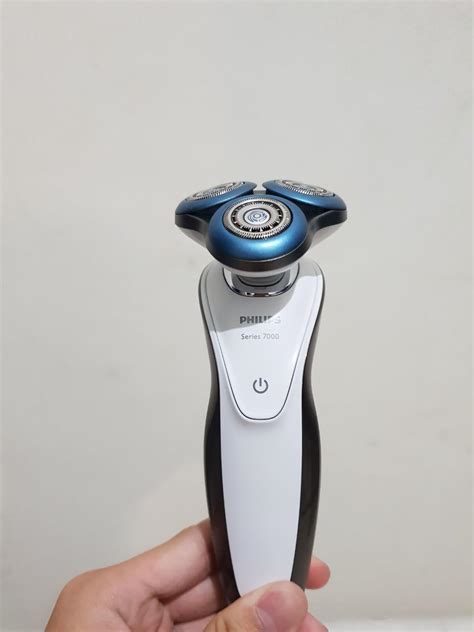 Philips 7000 Series Shaver, Beauty & Personal Care, Men's Grooming on ...