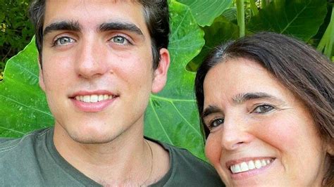 Filho de Malu Mader e Tony Bellotto posta foto os pais e semelhança