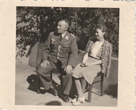 Photo Soldat Allemand Wwii Officier Luftwaffe En Compagnie D Une Femme