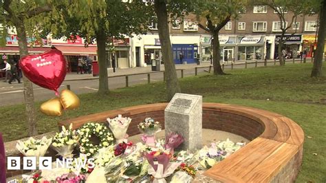 Croydon Tram Crash Two Memorials Unveiled Bbc News