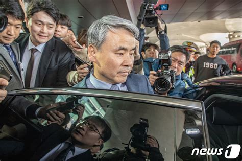 이종섭 대사 수사 회피·도피성 출국 논란 속 귀국