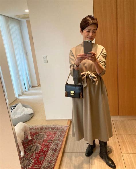 安藤優子さんのインスタグラム写真 安藤優子Instagram 出かけてきます 本日は舞台を観に出かけます 台詞が全てアドリブだ