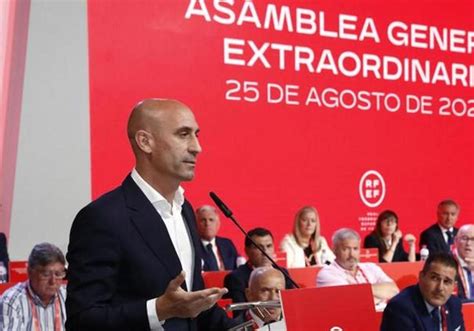 Defiant head of Spanish football Luis Rubiales stands his ground and ...