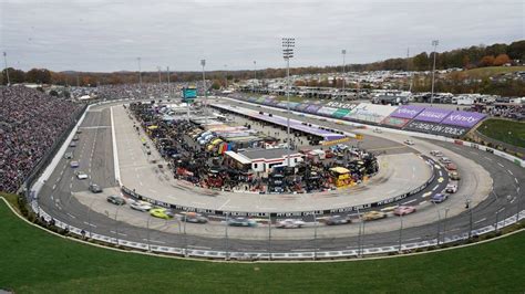 Live Updates From Nascar Race At Martinsville Larson Leads Charlotte