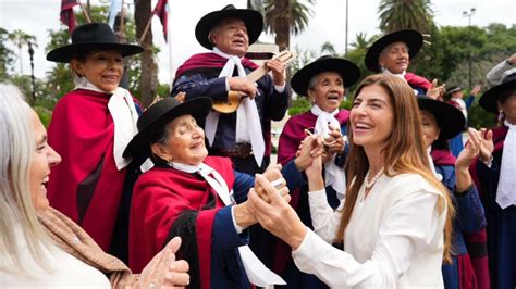 Salta cumplió 441 años de su fundación y Bettina Romero encabezó los