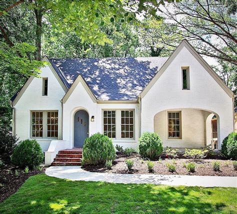 20 Best White Home Exterior Ideas To Create Elegant Looks Decorhit